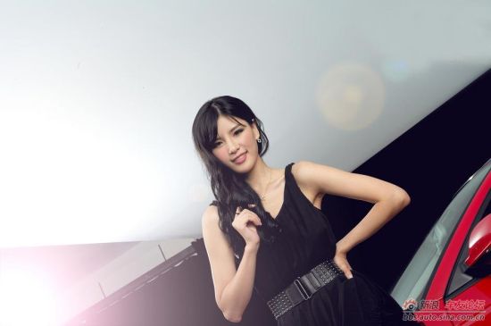 时尚潮流下的美女图最新美学探索
