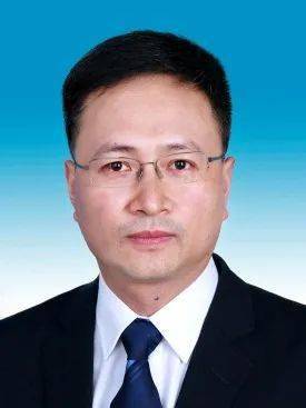 余姚新任领导层亮相，干部任命更新，崭新力量领航未来